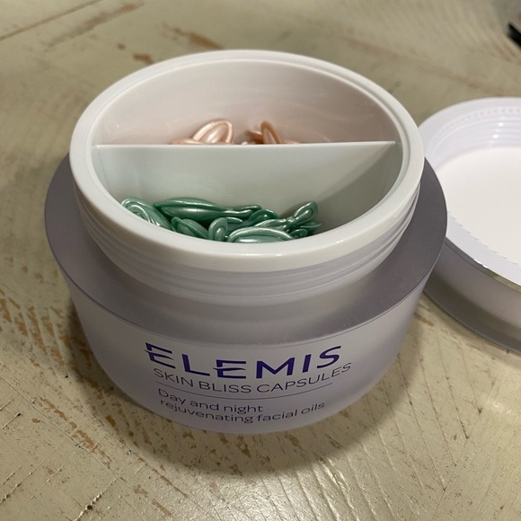Elemis Skin Bliss Capsules - Picture 9 of 9